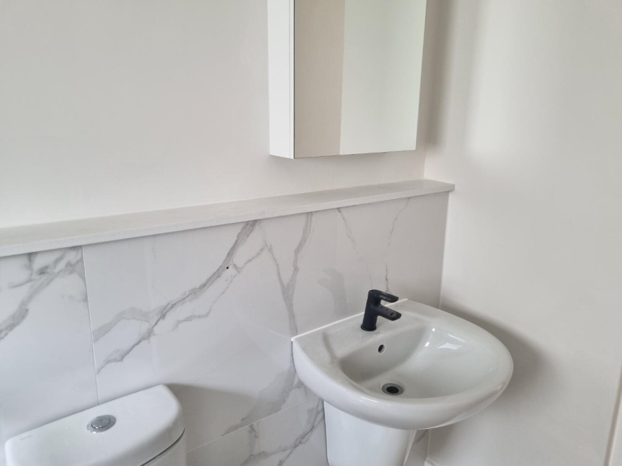 To Let 1 Bedroom Property for Rent in Richwood Western Cape